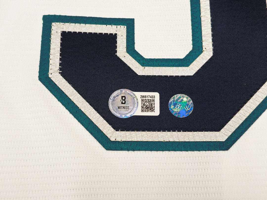 Mariners Ichiro Suzuki Auto White Nike Jersey Size L "HOF 25" IS Holo & Beckett