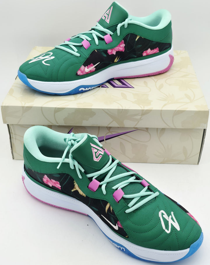 Giannis Signed 2023 PE Promo Nike Zoom Freak 5 Shoes Size 17 BAS Witness