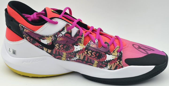 Giannis Antetokounmpo Auto Signed Nike Zoom Freak 2 Shoes Bucks Size 17 Beckett