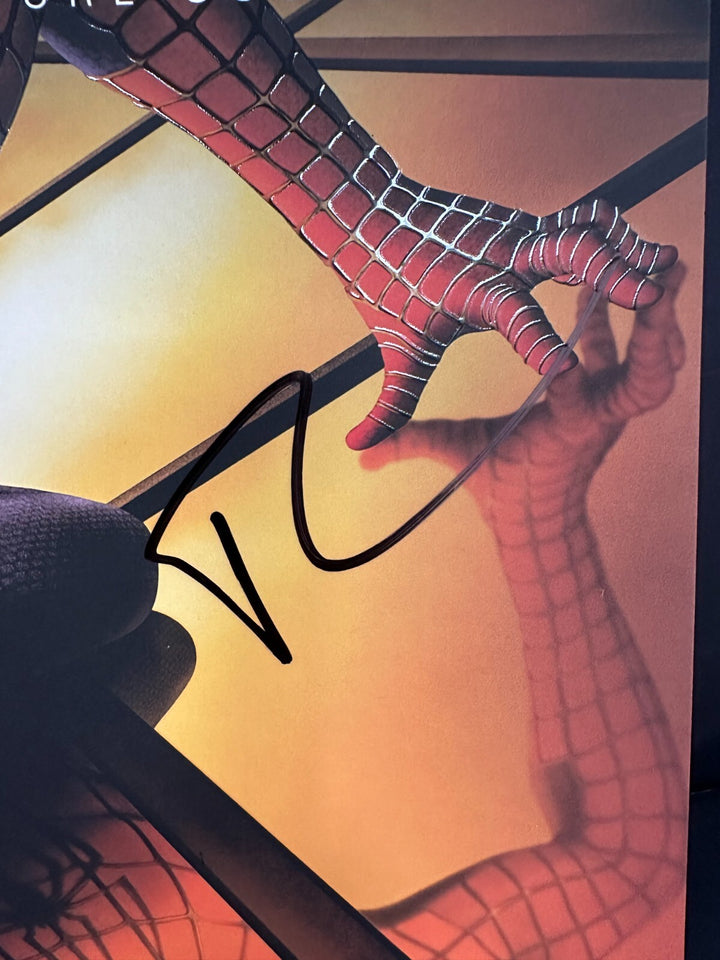 Tobey Maguire signed Spider-Man LaserDisc Cover autograph ~ Beckett BAS