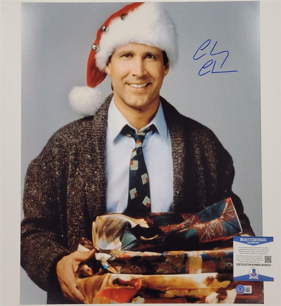 Chevy Chase signed Christmas Vacation 16x20 Photo ~ Beckett BAS COA