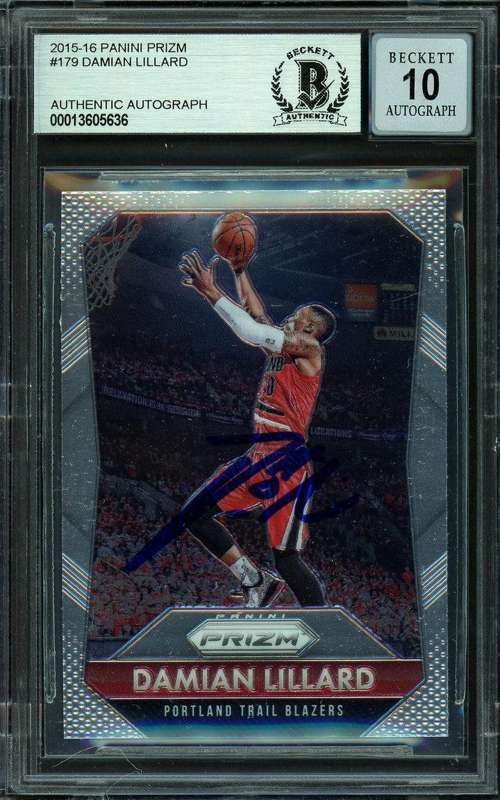 Damian Lillard Auto 2015-16 Panini Prizm Card 179 Trail Blazers Auto 10 Beckett