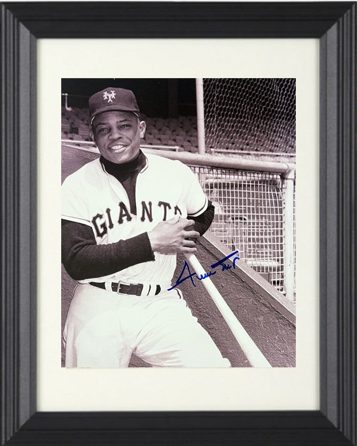 Willie Mays signed New York Giants  8x10 Photo Framed-Ken Goldin Score Board COA