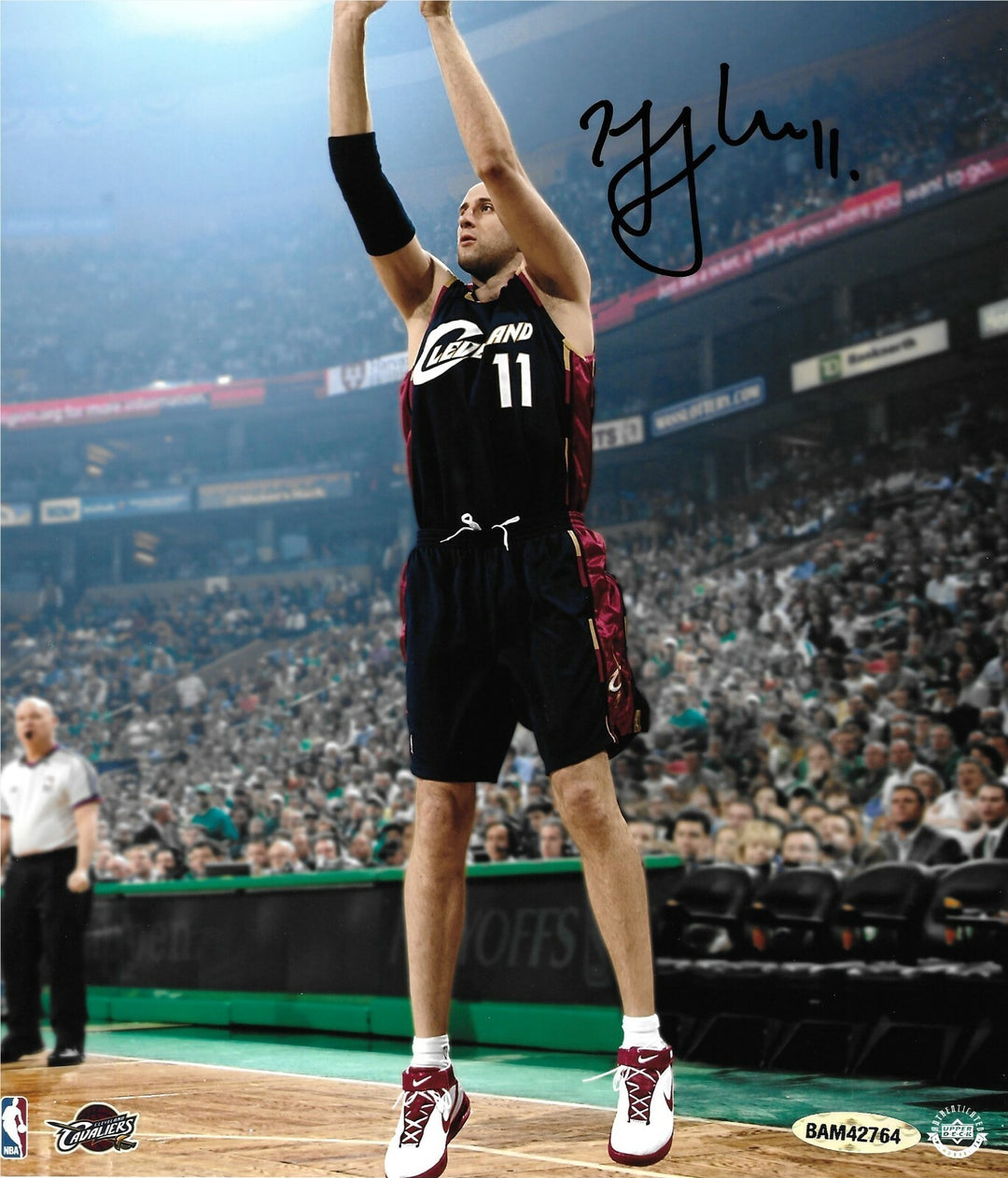 Zydrunas Ilgauskas Autographed Cleveland Cavaliers 8x10 Photo Signed UDA COA