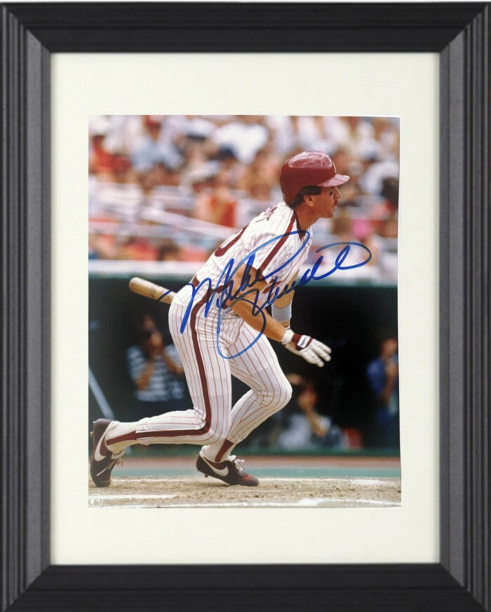 Mike Schmidt signed Philadelphia Phillies MLB 8x10 Photo Framed- Scoreboard COA