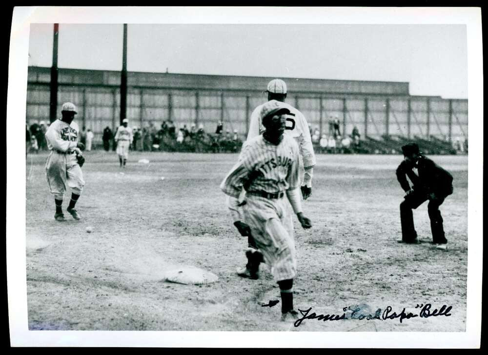 James Cool Papa Bell PSA DNA Signed 5x7 Photo Autographed
