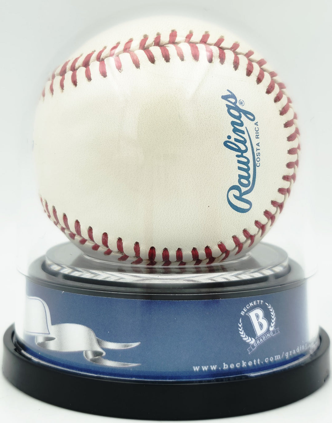 Joe DiMaggio Signed AL Baseball New York Yankees Auto Near Mint/Mint 8 Beckett