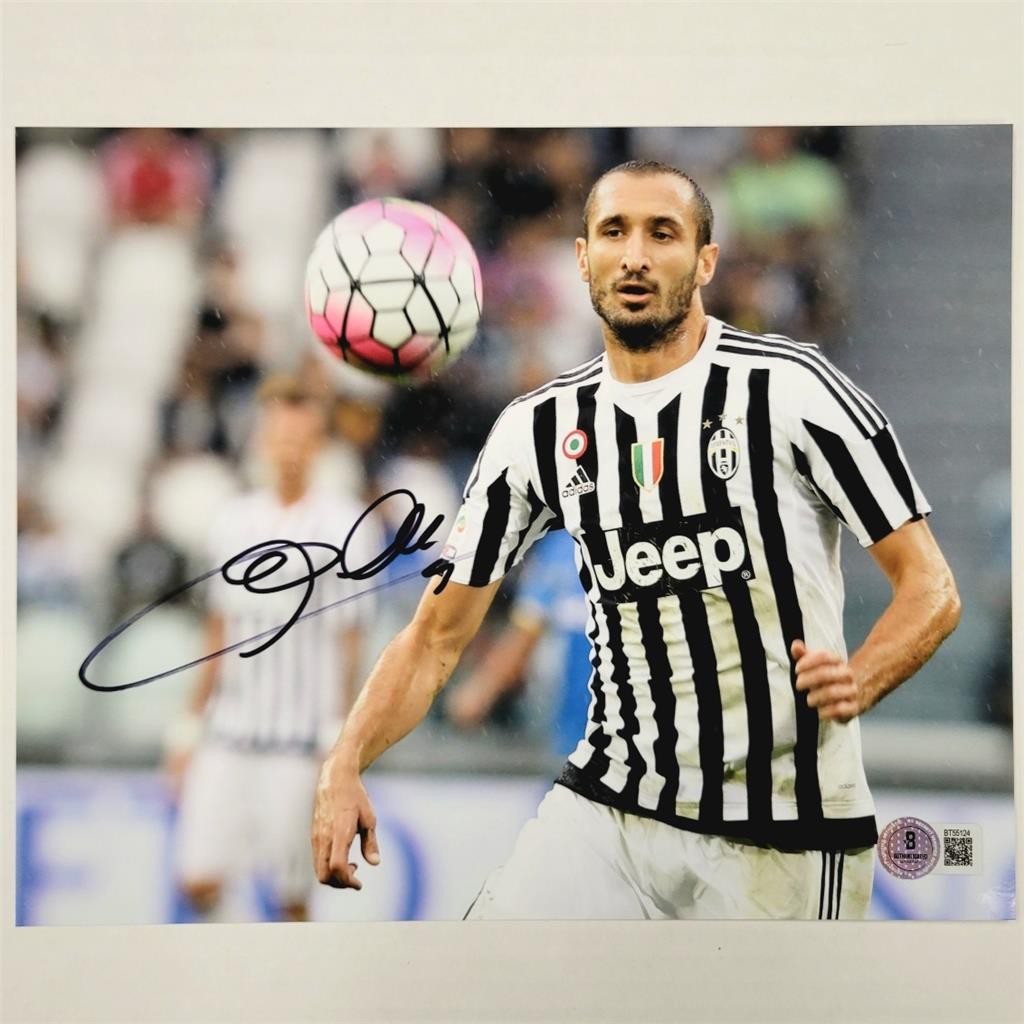 Giorgio Chiellini signed Juventus 8x10 photo autograph Italy LAFC ~ Beckett BAS