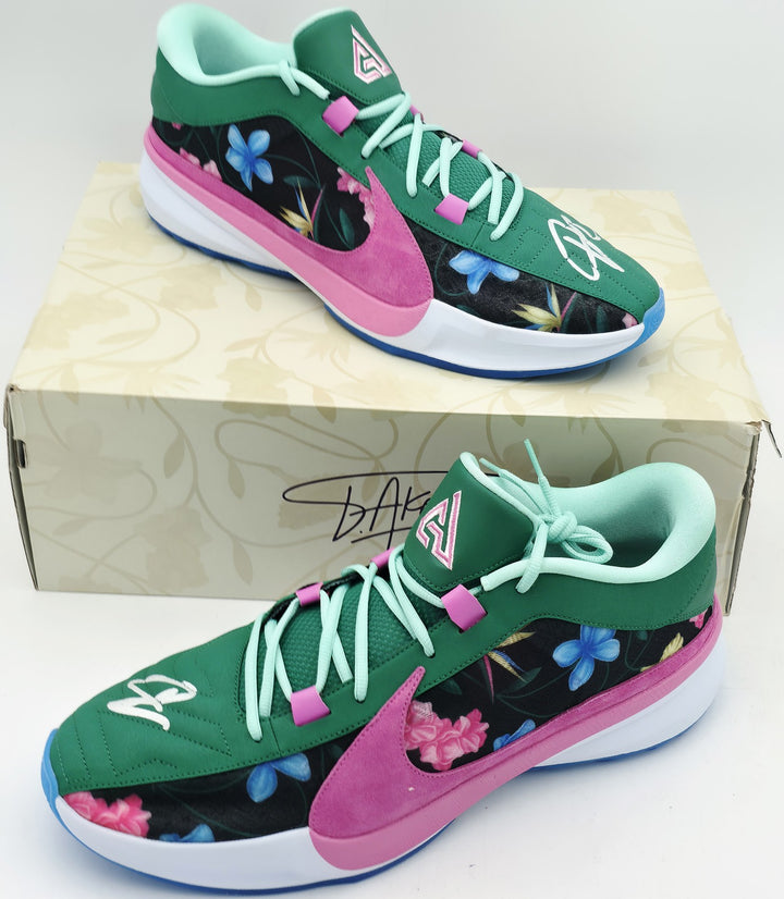 Giannis Signed 2023 PE Promo Nike Zoom Freak 5 Shoes Size 17 BAS Witness