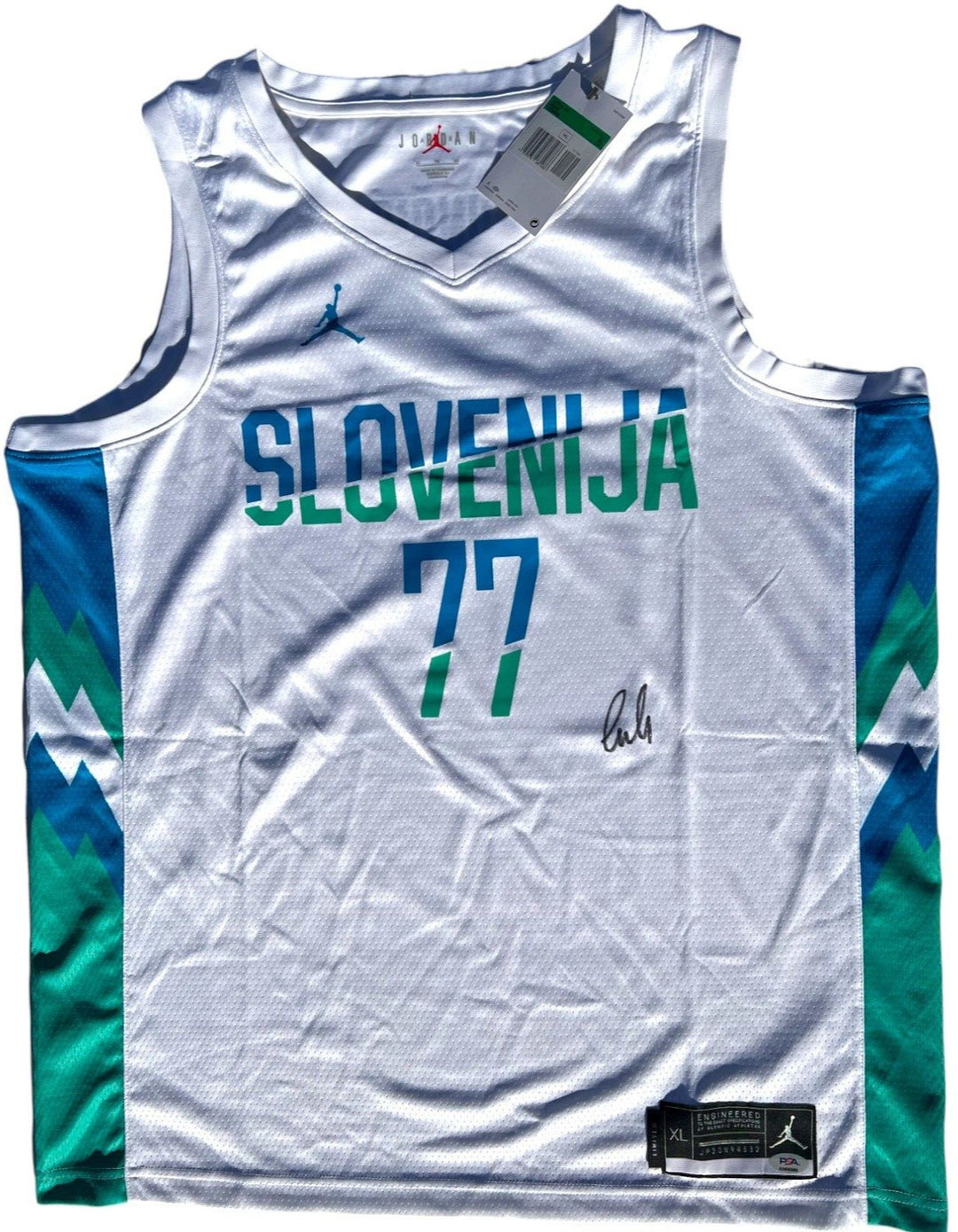 LUKA DONCIC SIGNED SLOVENIA AUTHENTIC BASKETBALL JERSEY MAVERICKS PSA/DNA