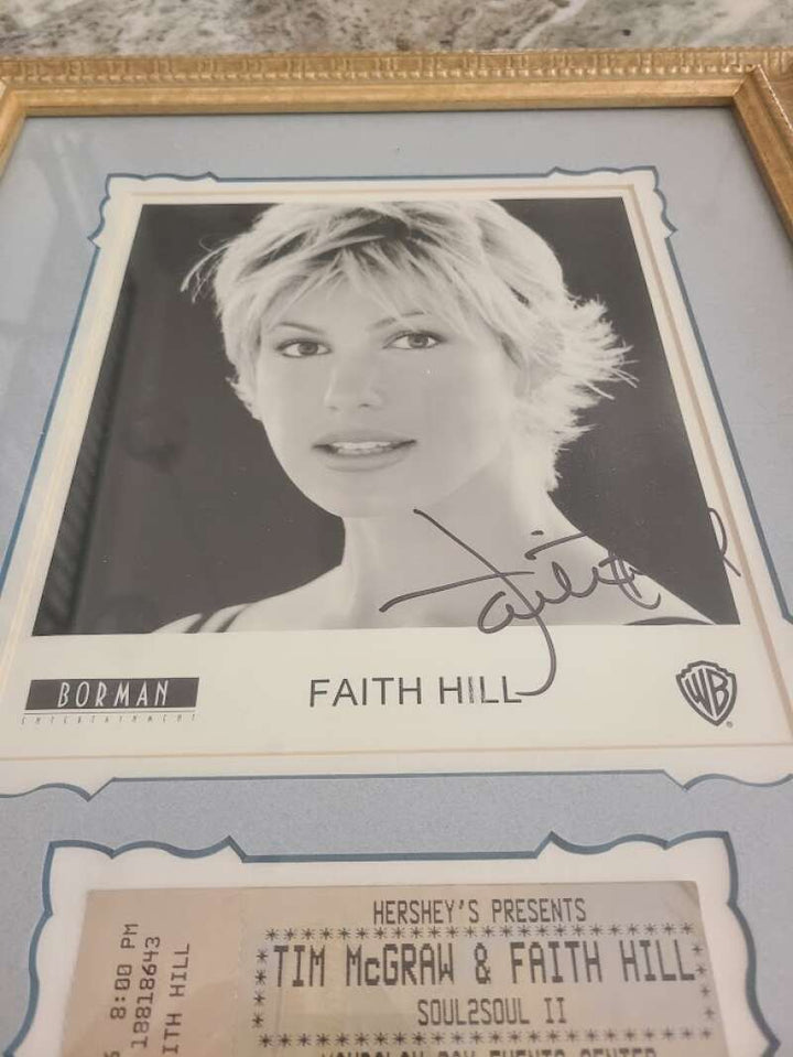 Faith Hill JSA Coa Signed 8x10 Photo Framed With Concert Ticket Autograph