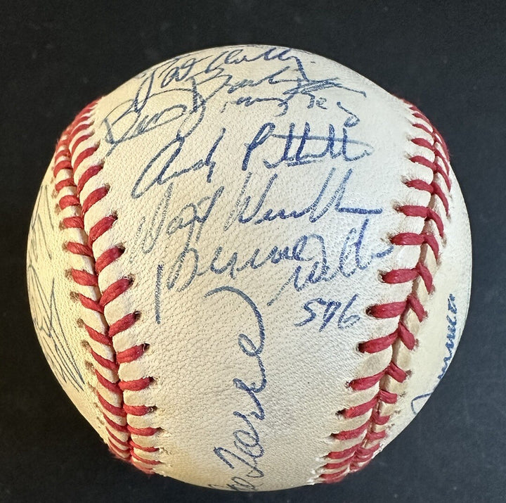 1996 Yankees World Series Team Signed Baseball Derek Jeter Rivera 33 Auto Psa