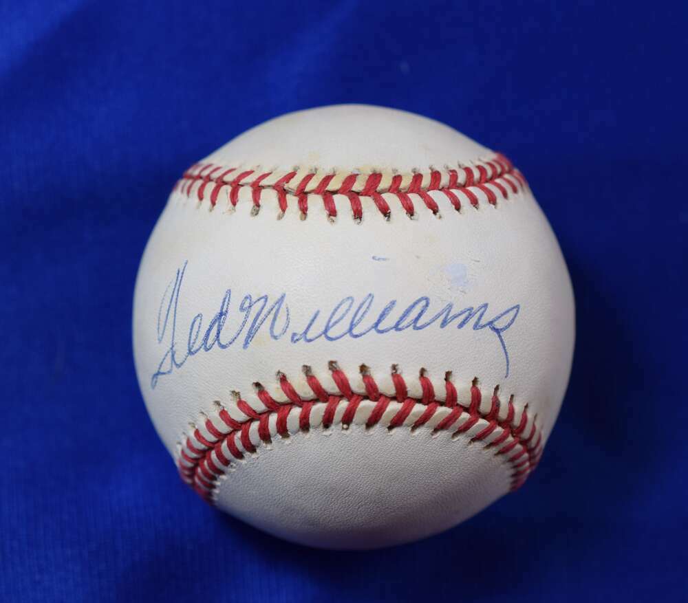 Ted Williams Upper Deck Cert Autograph  American League OAL Signed Baseball