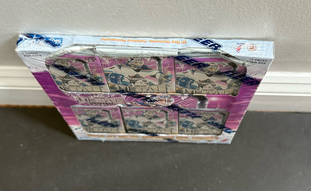 1996-97 Fleer Metal Universe Hockey Factory Sealed Retail Box 18 Packs Inserts