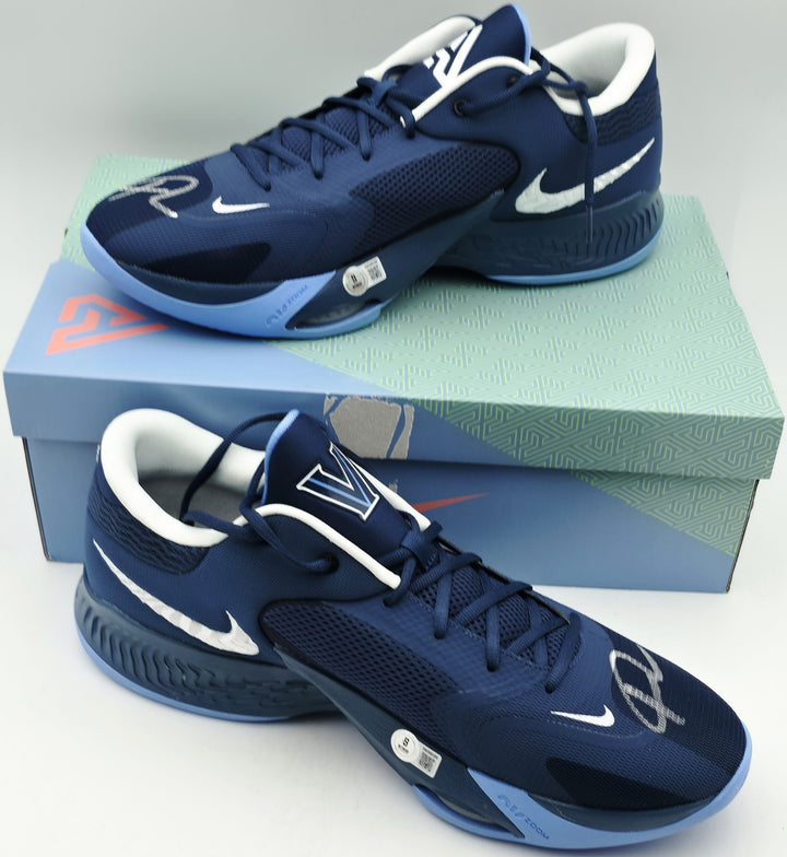 Giannis Auto Signed 2022 (PE) Promo Nike Zoom Freak 4 Game Shoes Size 16 Beckett