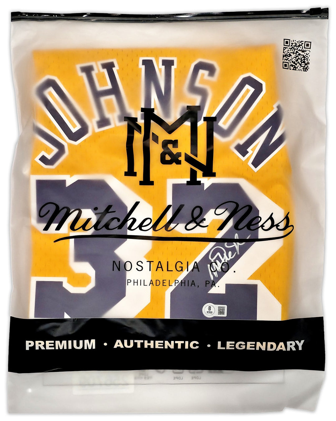 Lakers Magic Johnson Auto Yellow Mitchell & Ness 1984 Swingman Jersey L Beckett