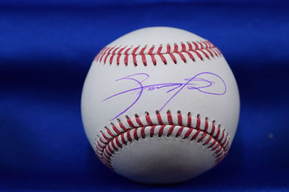Sammy Sosa Beckett BAS Signed Major League OML Autographed Baseball