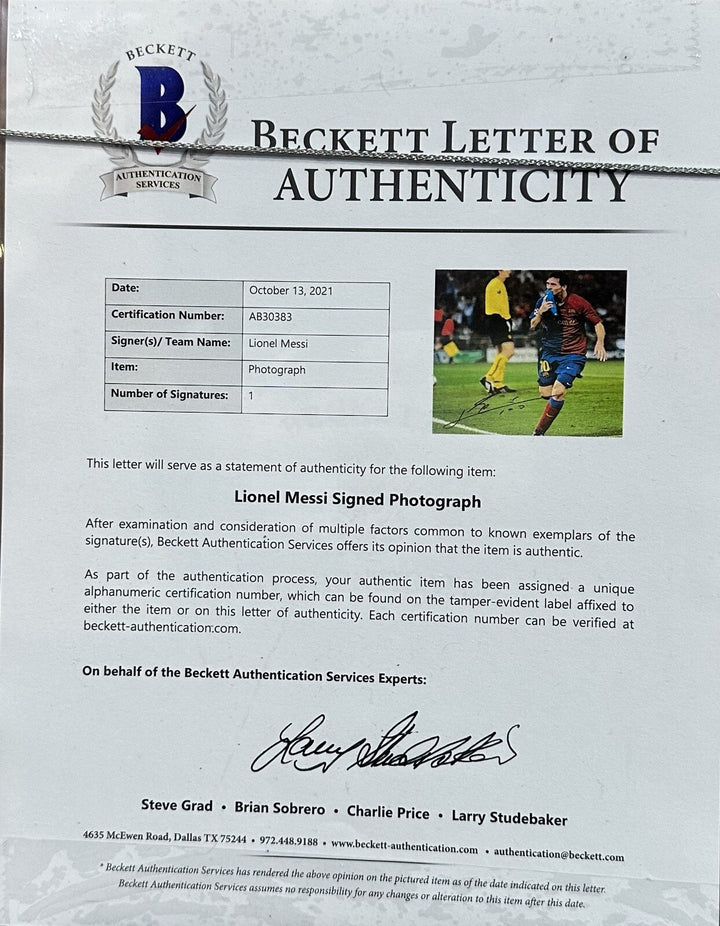 Lionel Messi FC Barcelona Signed 11x14 Photo Framed Autograph Beckett Bas LOA