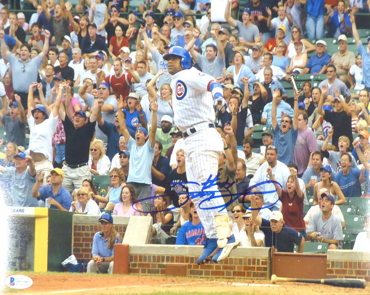Sammy Sosa Signed 11x14 Photo Chicago Cubs Beckett BAS