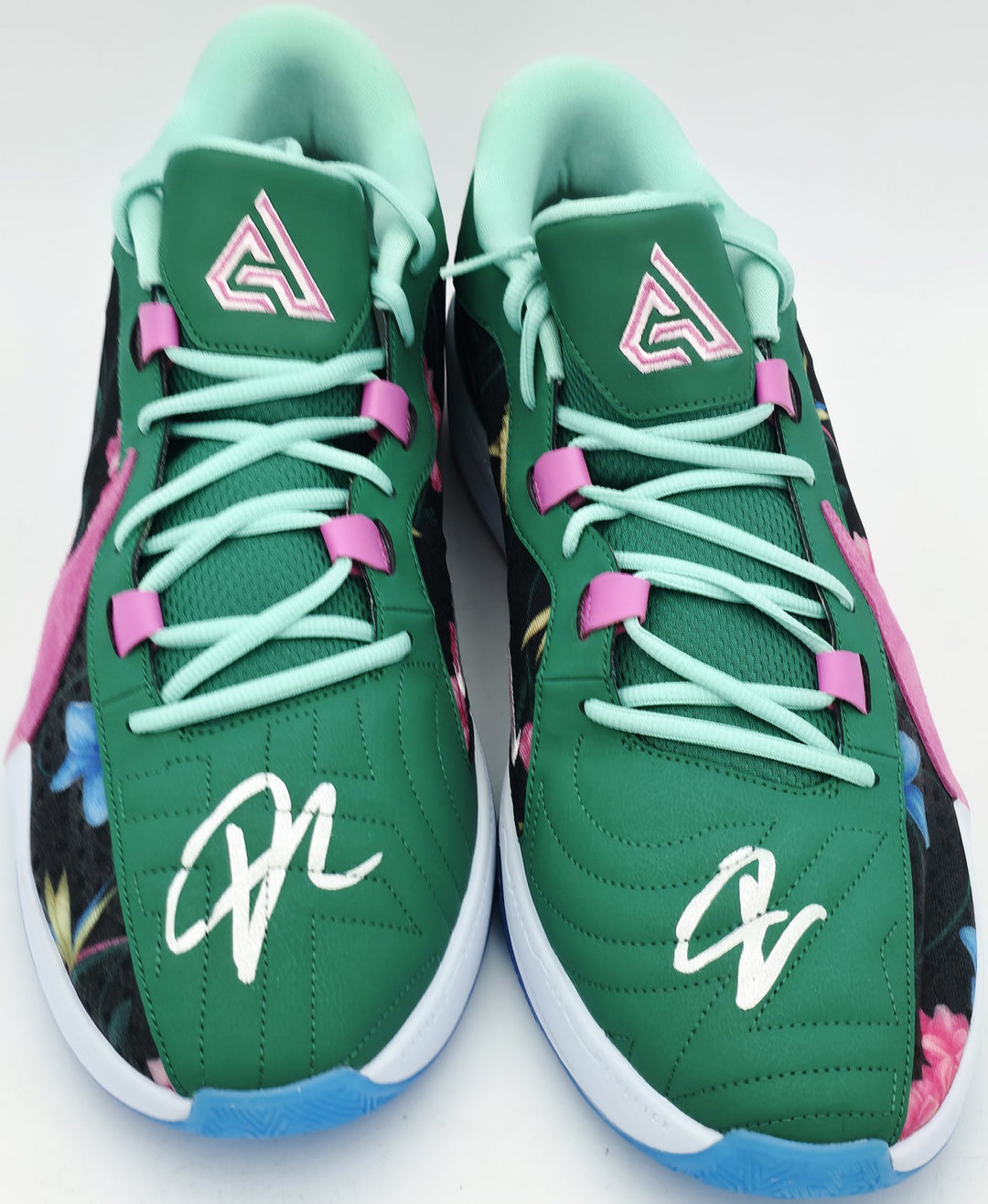 Giannis Signed 2023 PE Promo Nike Zoom Freak 5 Shoes Size 17 BAS Witness