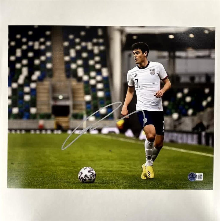 Giovanni Reyna signed USA USMNT 11x14 photo autograph ~ Beckett BAS