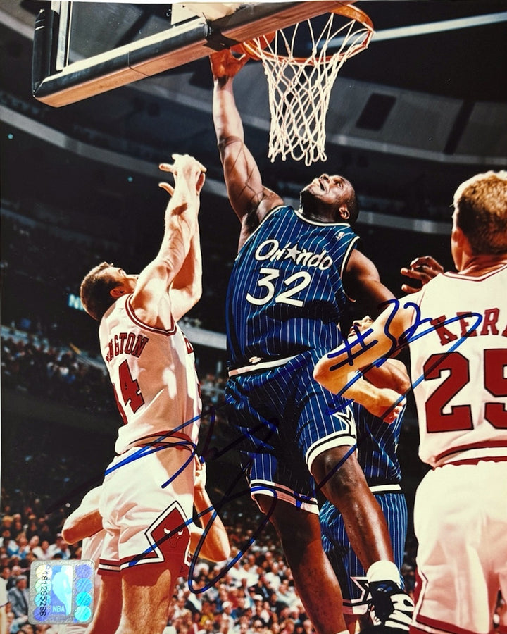 Shaquille O'Neal signed Orlando Magic 8x10 Photo crease/bend-The Score Board COA