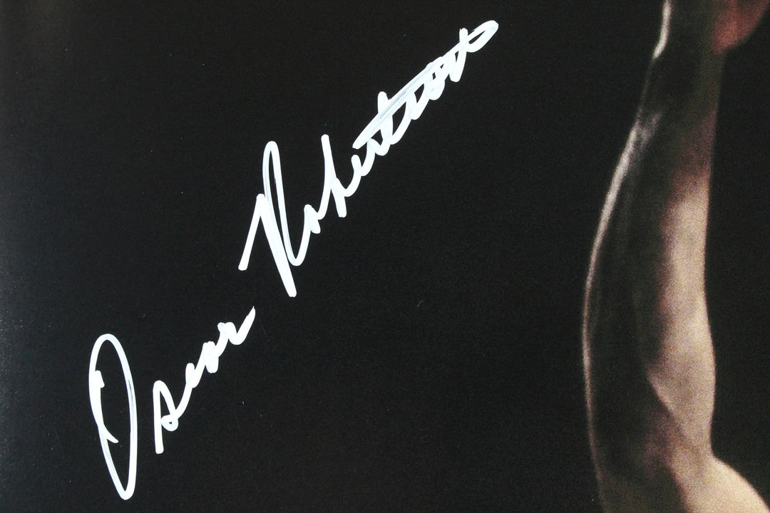 Oscar Robertson Autographed Milwaukee Bucks 16x20 Photo Beckett Witness 50332