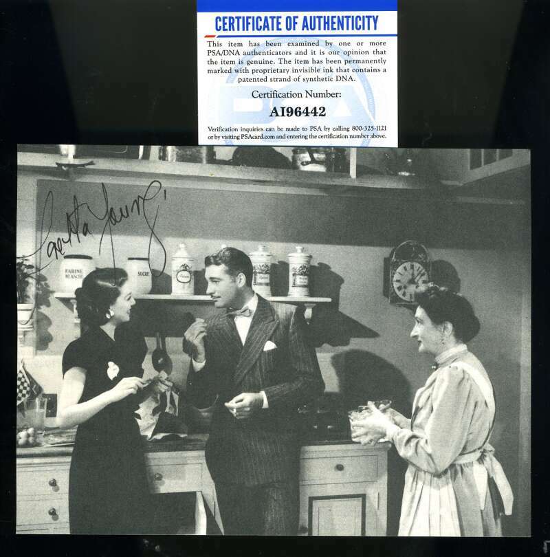 Loretta Young PSA DNA Coa Signed 5x7 Photo Autograph