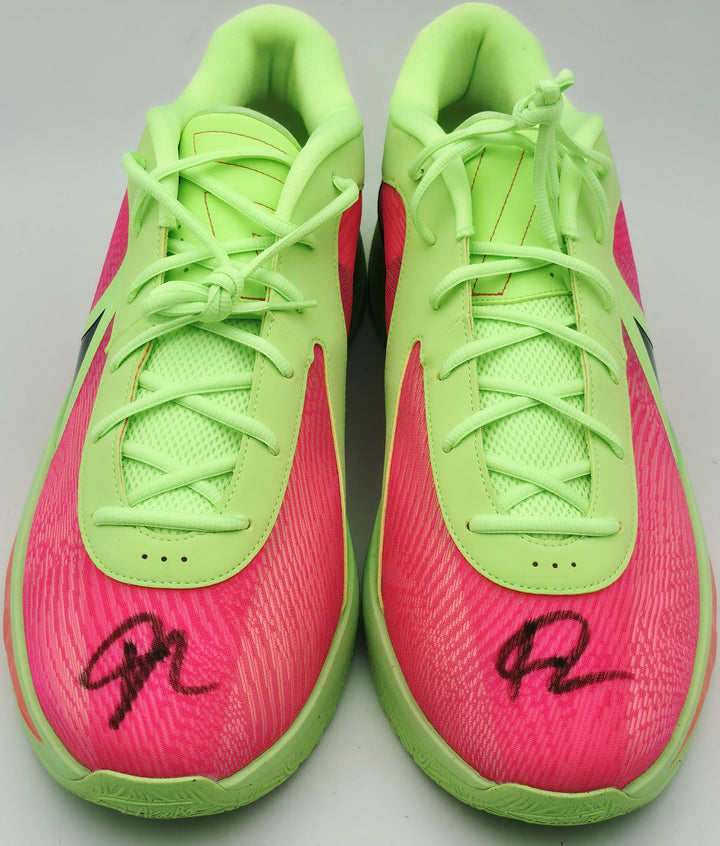 Giannis Antetokounmpo Auto Signed Nike Zoom Freak 6 Shoes Bucks Size 17 Beckett
