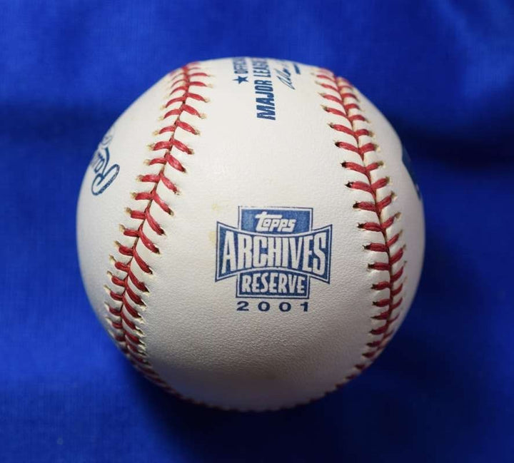 Luis Tiant Topps Coa Autograph Major League OML Signed Baseball