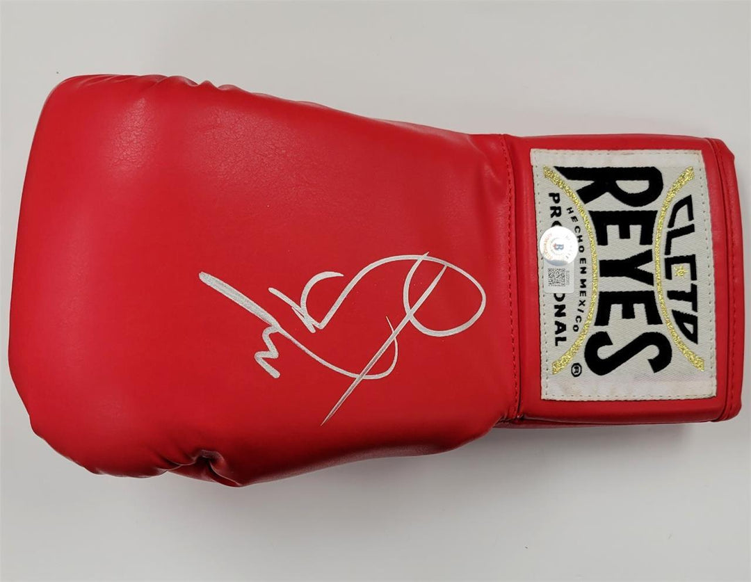 Mark Wahlberg signed Boxing Glove The Fighter silver autograph (C) ~ Beckett BAS