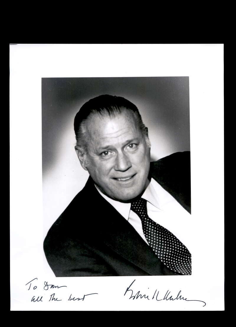 Bowie Kuhn PSA DNA Signed 8x10 Photo Autograph