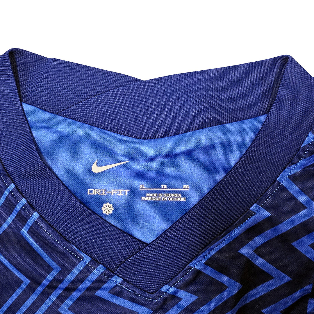 Chelsea F.C. Mason Mount Signed Blue Nike Jersey Size XL in Silver Beckett