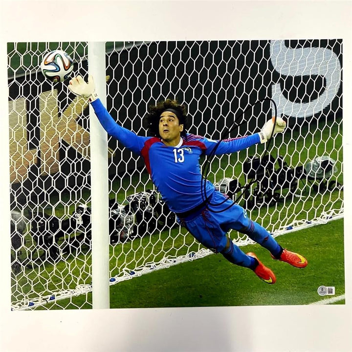 Guillermo Ochoa Signed 16x20 Photo Team Mexico Star Autograph ~ Beckett BAS