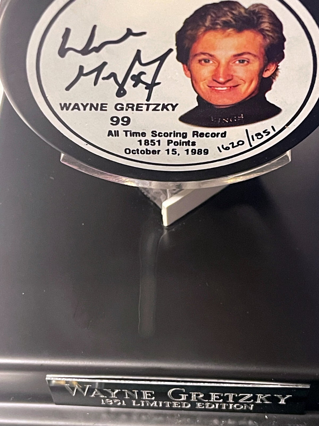 Wayne Gretzky signed All Time Scoring Record /1851  Fotoball Puck/case - Beckett