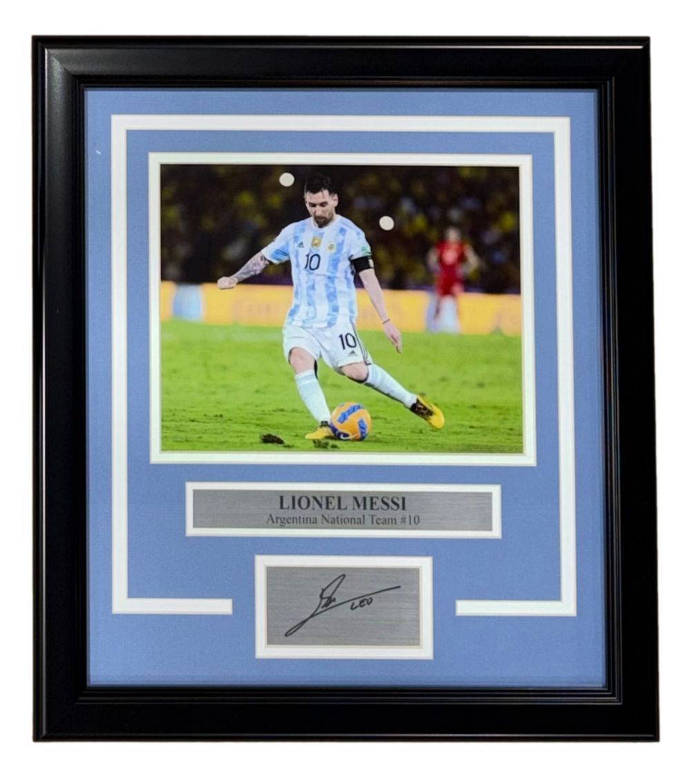 Lionel Messi Framed 8x10 Argentina Soccer Photo w/ Laser Engraved Signature