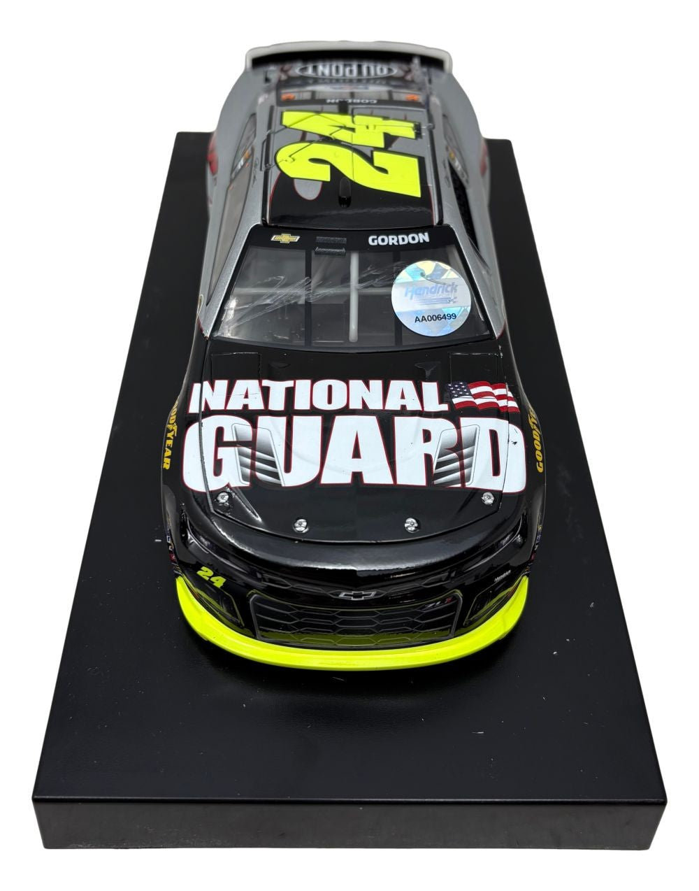 Jeff Gordon Signed 1:24 NASCAR National Guard Die-Cast Car PSA/DNA