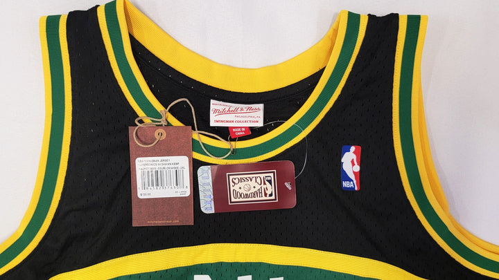 Sonics Shawn Kemp Signed 1994-95 Mitchell Ness HWC Black Jersey Size XXL MCS