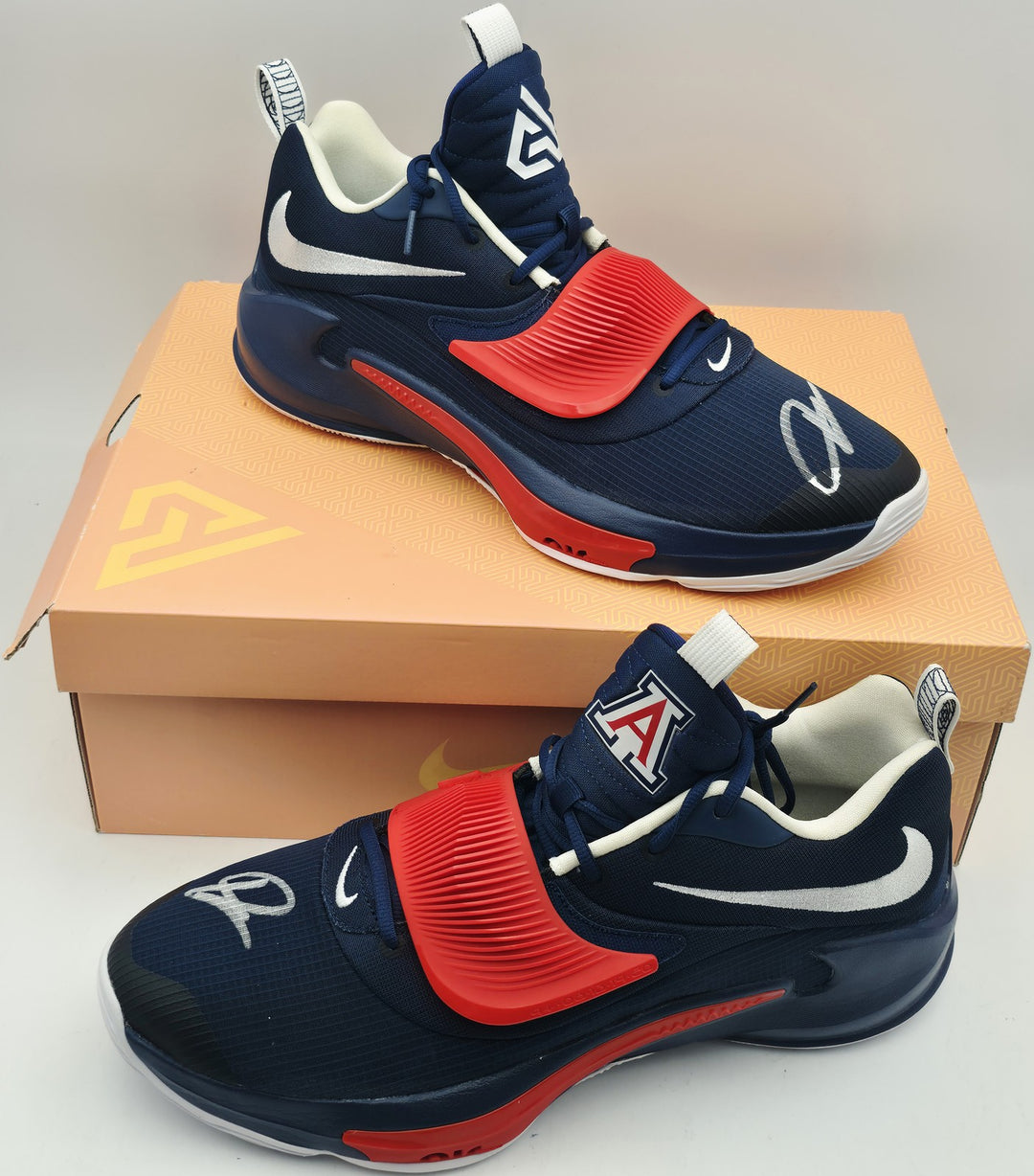 Giannis Auto 2021 PE Promo Arizona Nike Zoom Freak 3 Game Shoes Size 17 Beckett