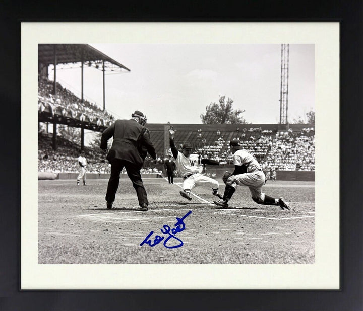 Ed Yost signed Washington Senators  8x10 Photo Framed- COA - "The Walking Man"