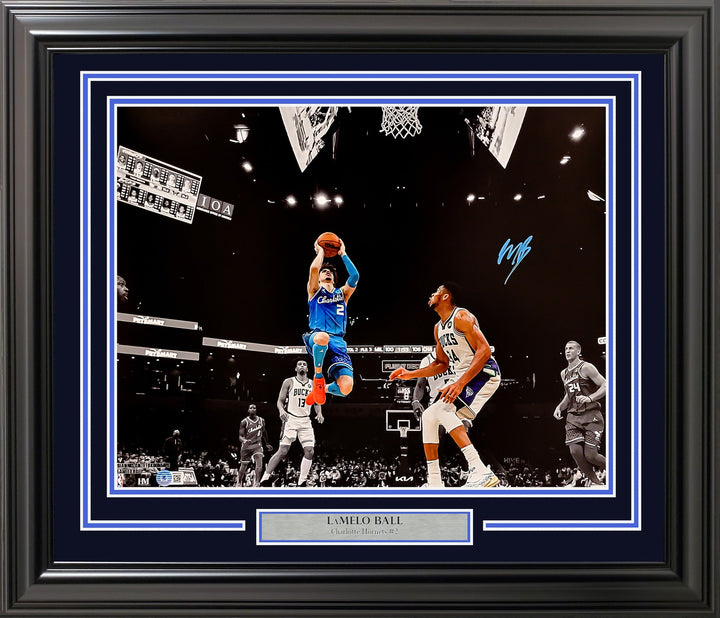 LaMelo Ball Signed Framed 16x20 Photo New Orleans Pelicans Spotlight Beckett