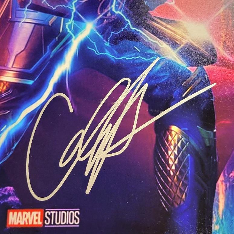 Chris Hemsworth signed Thor Love and Thunder 11x14 photo autograph ~ Beckett BAS