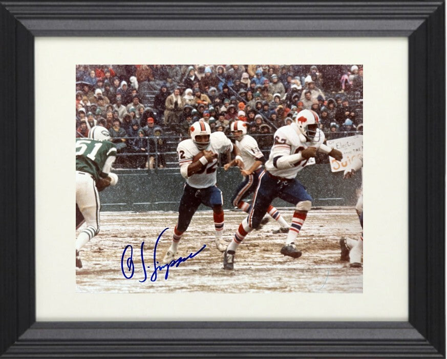 OJ/O.J. Simpson signed Buffalo Bills 8x10 Photo Framed - NFL Alumni LOA (HOF)