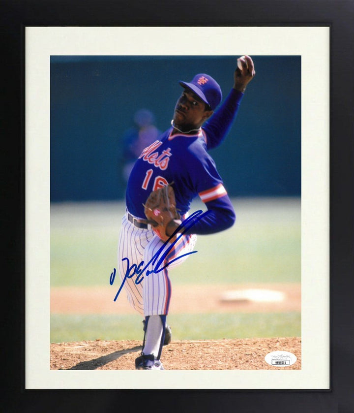 Dwight/Doc Gooden signed New York Mets 8x10 Photo Framed - JSA Hologram (CY/ROY)