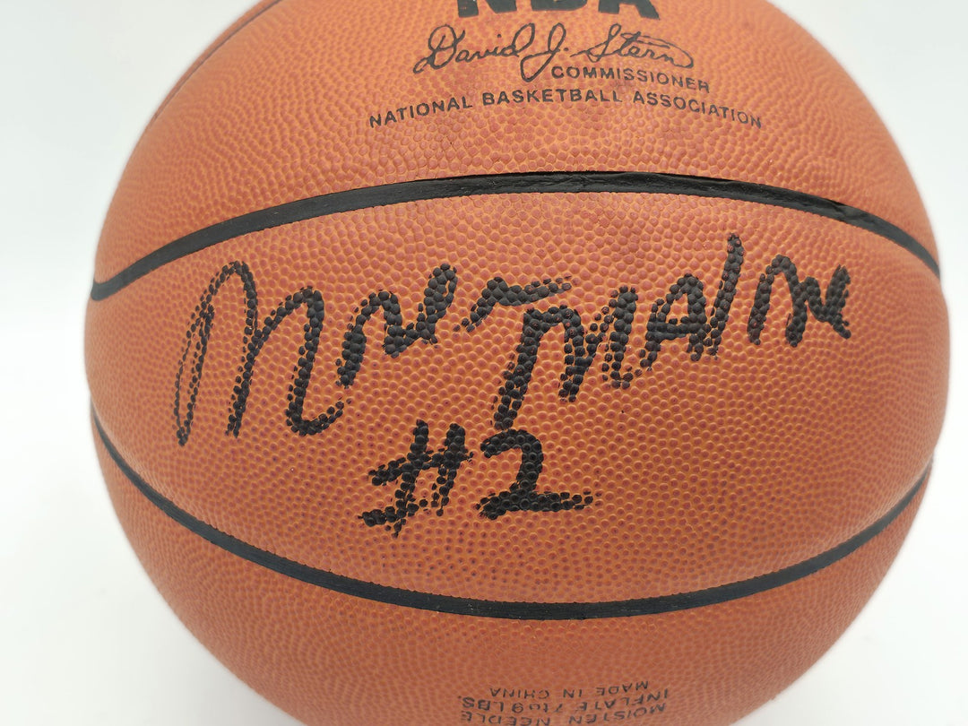 Moses Malone Auto Spalding NBA Leather Game Basketball 76ers #2 Beckett #BS30419