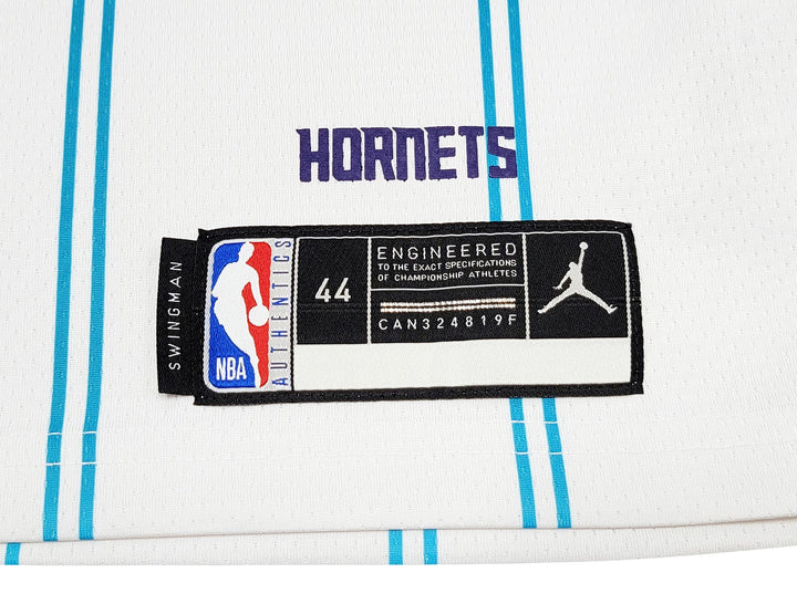 Charlotte Hornets LaMelo Ball Signed White Nike Swingman Jersey Size M Beckett