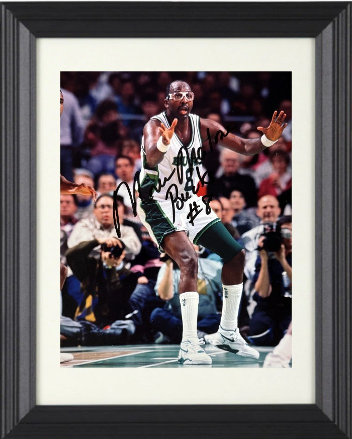 Moses Malone signed Milwaukee Bucks 8x10 Photo #8 Framed-COA (HOF/3X MVP/12X AS)