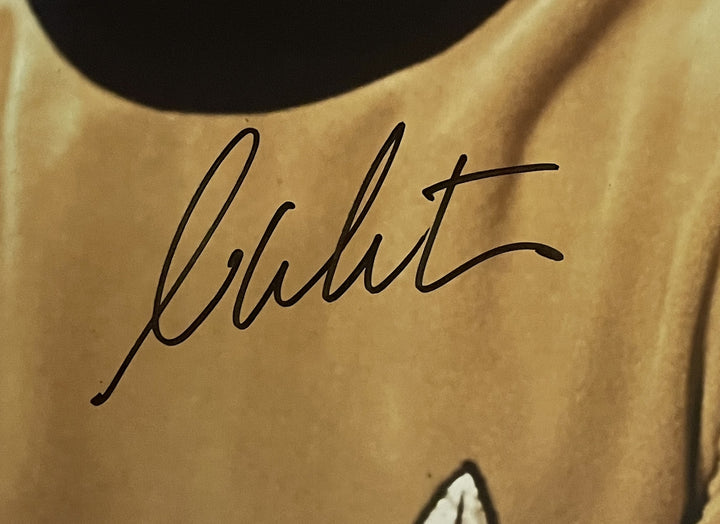 William Shatner Autographed/Signed Star Trek 16x20 Photo Beckett 46526