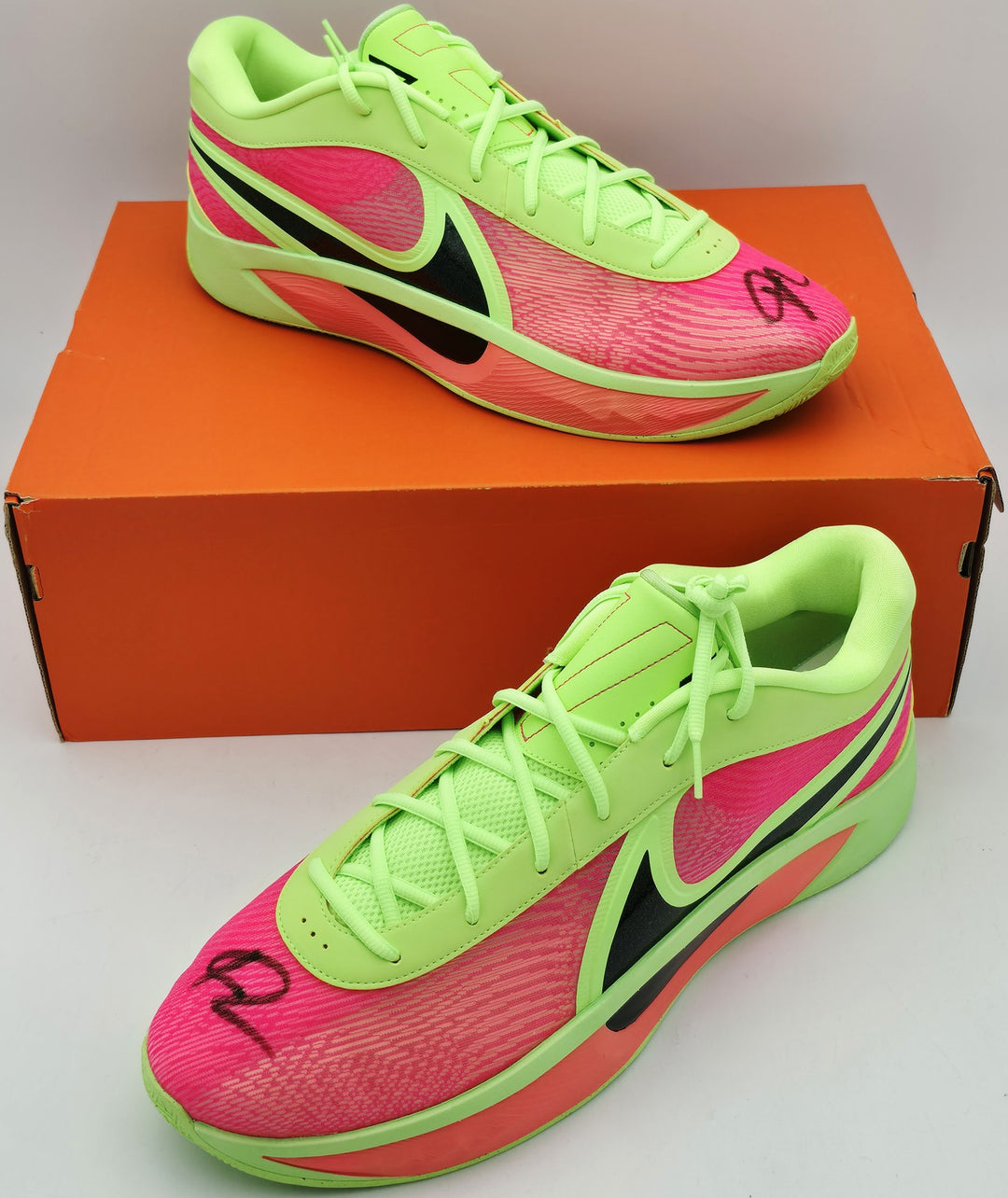 Giannis Antetokounmpo Auto Signed Nike Zoom Freak 6 Shoes Bucks Size 17 Beckett