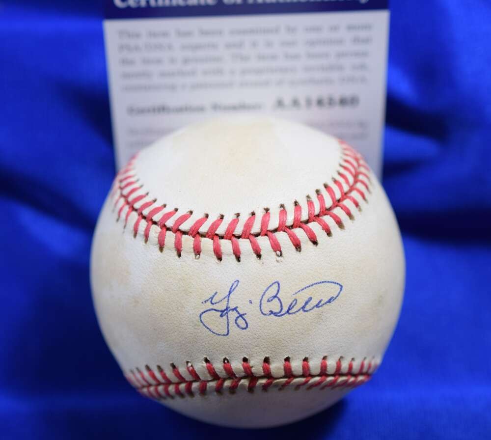 Yogi Berra PSA DNA Autograph American League OAL Signed Baseball